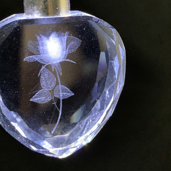 $5 add-on with purchase of bundles $35+  light up heart keychain - Picture 4 of 6